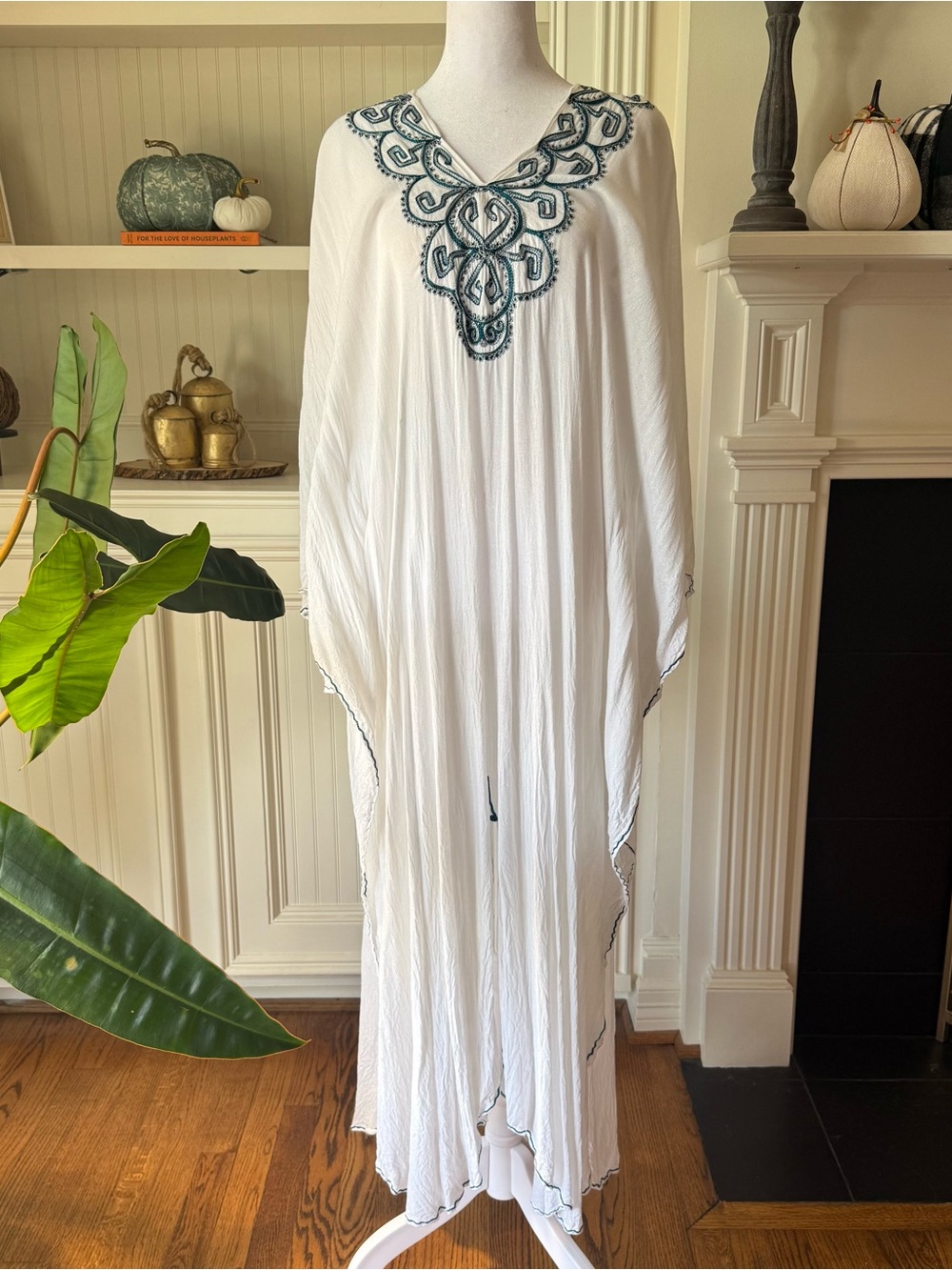 Colores Collective White Embroidered Kaftan with Teal Accents OSFM
